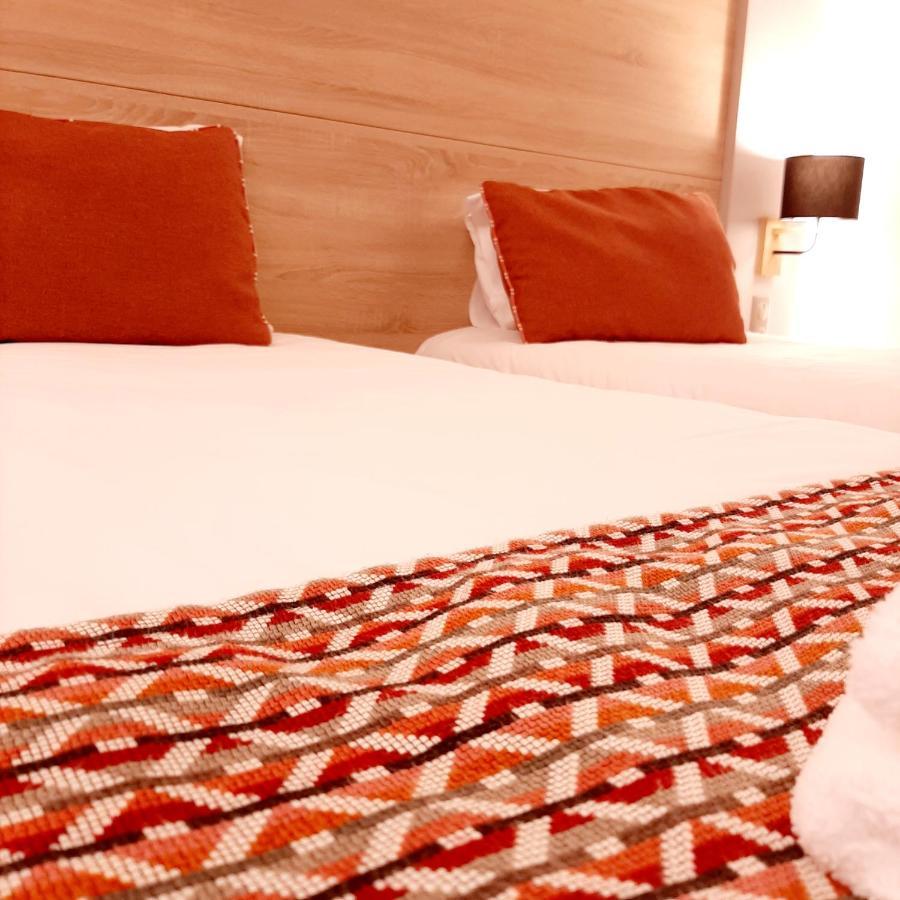 Logis Hotel Relais Saint Jacques - Chateauroux Déols Dış mekan fotoğraf