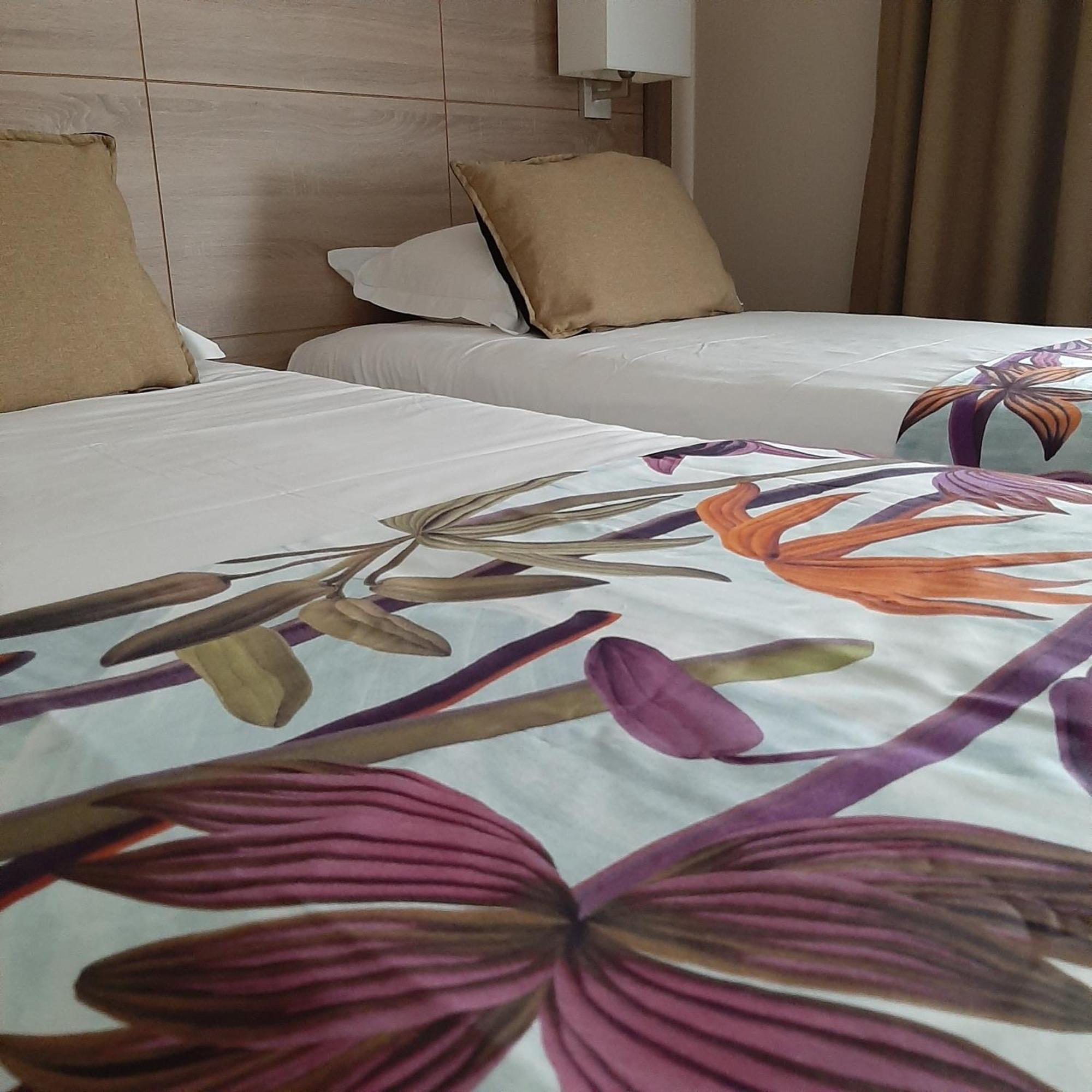 Logis Hotel Relais Saint Jacques - Chateauroux Déols Dış mekan fotoğraf