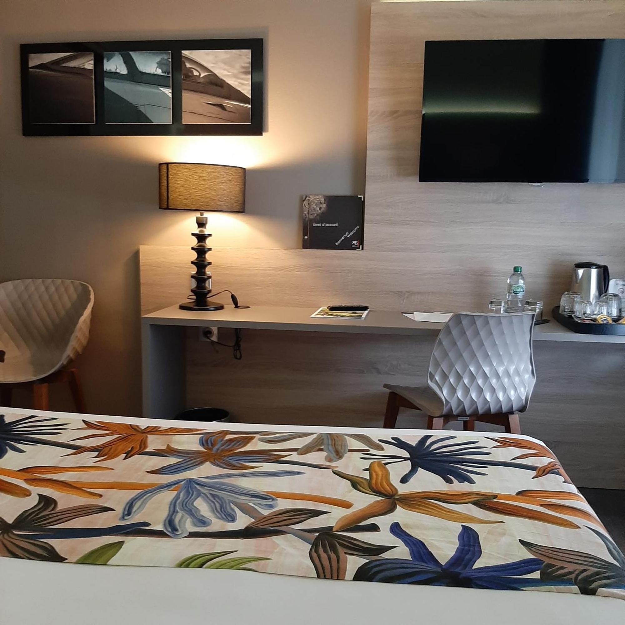 Logis Hotel Relais Saint Jacques - Chateauroux Déols Dış mekan fotoğraf