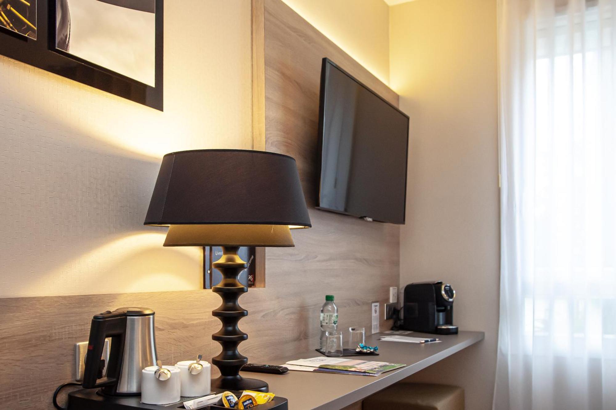 Logis Hotel Relais Saint Jacques - Chateauroux Déols Dış mekan fotoğraf