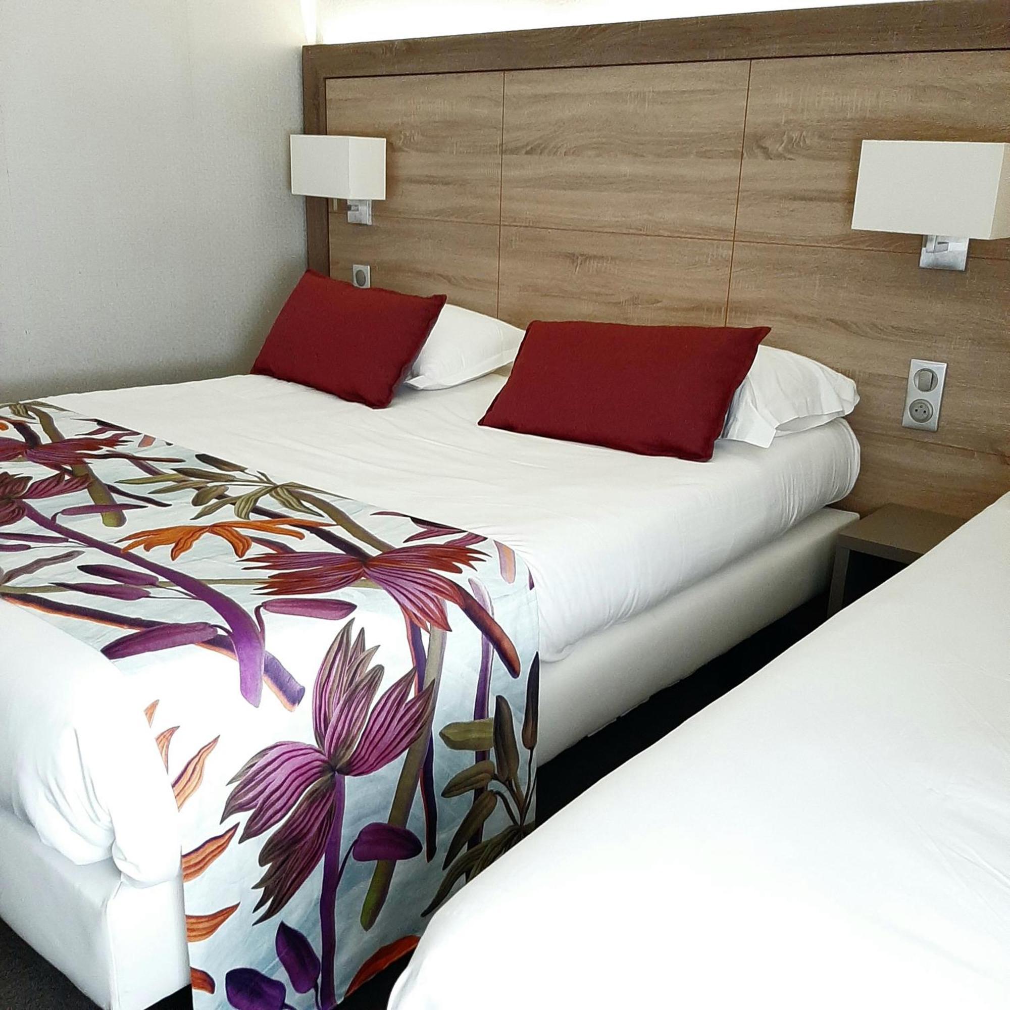 Logis Hotel Relais Saint Jacques - Chateauroux Déols Dış mekan fotoğraf