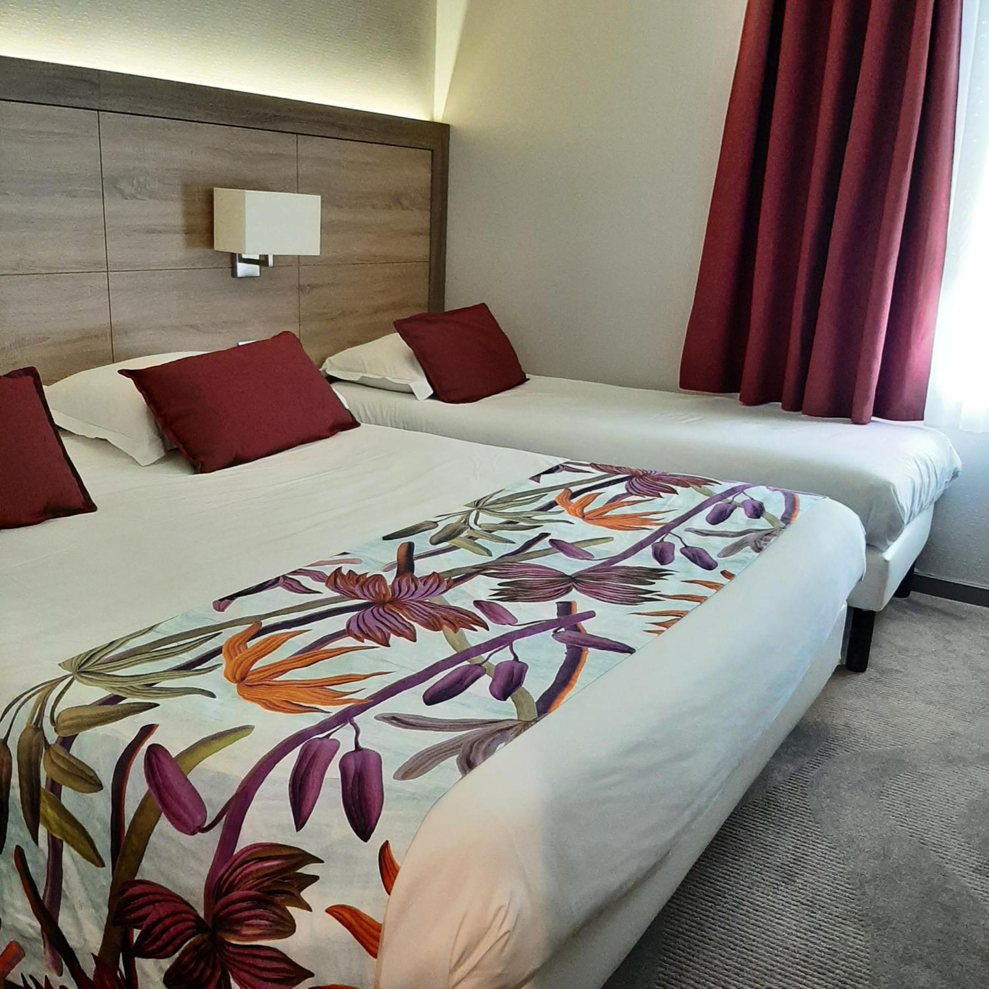 Logis Hotel Relais Saint Jacques - Chateauroux Déols Dış mekan fotoğraf