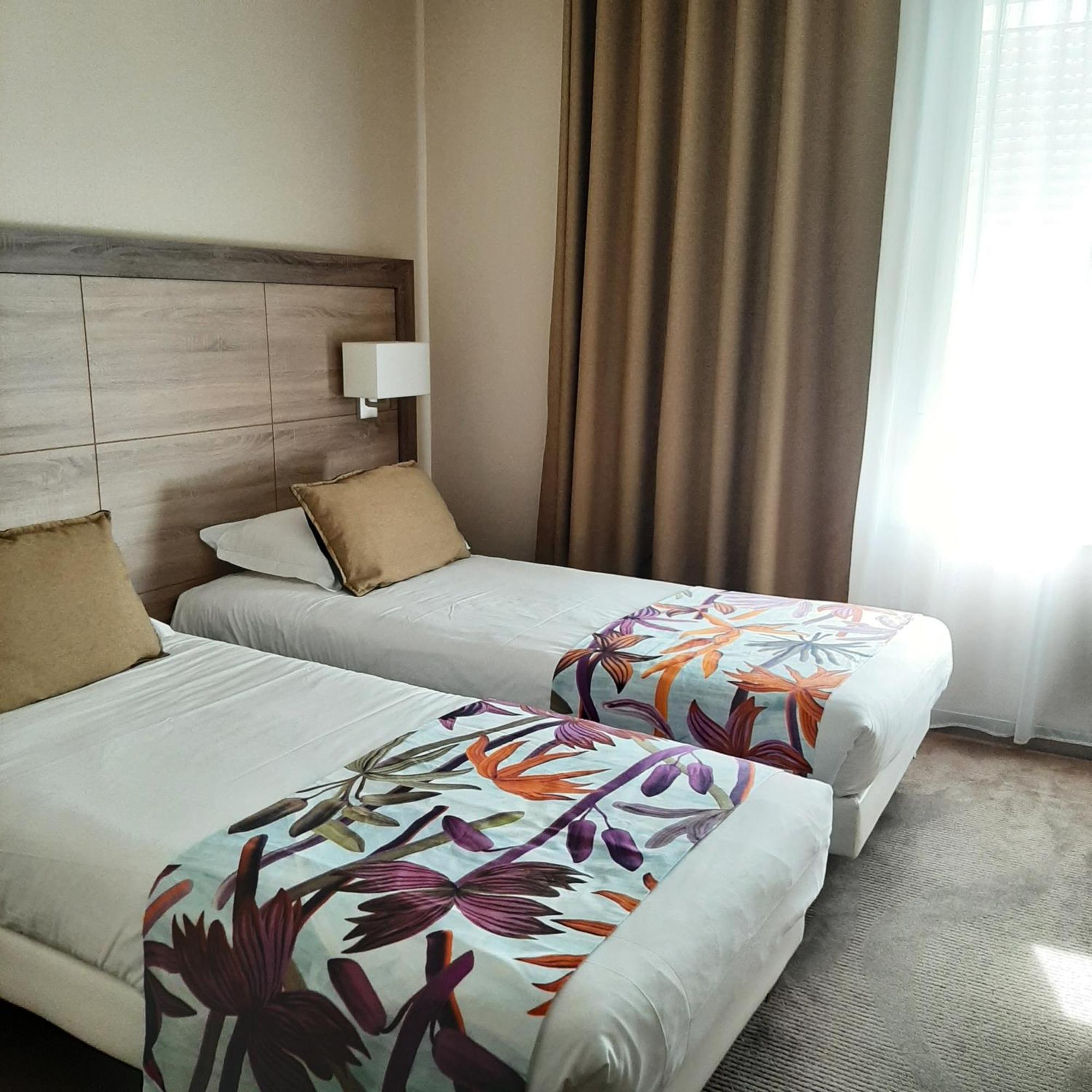 Logis Hotel Relais Saint Jacques - Chateauroux Déols Dış mekan fotoğraf